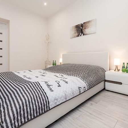 Apartament Silesian Vip Zabrze Esterno foto